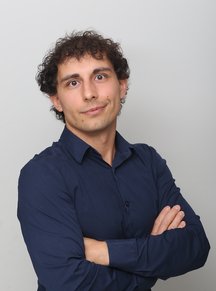 Tóth Ákos László